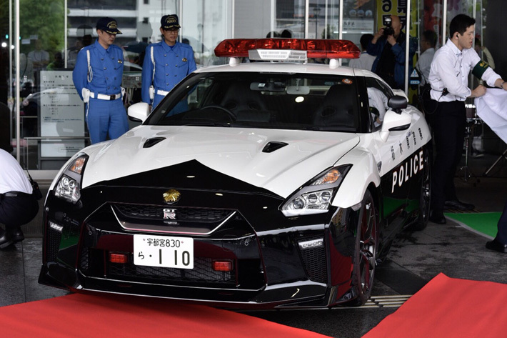 купити на автобазарі Nissan GT-R як в японської поліції
